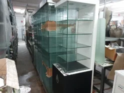 3#7660 Arredi e attrezzature per negozio abbigliamento