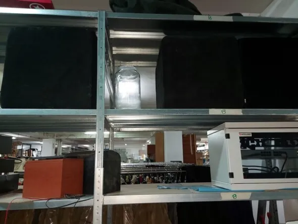3#7660 Arredi e attrezzature per negozio abbigliamento