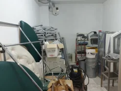 3#7660 Arredi e attrezzature per negozio abbigliamento