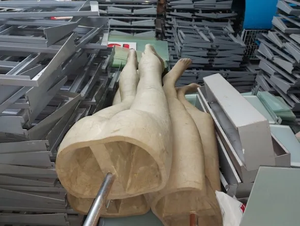 3#7660 Arredi e attrezzature per negozio abbigliamento