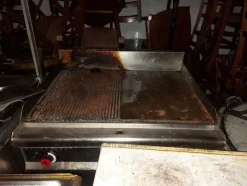 1#8987 Arredi e attrezzature per ristorazione