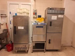 2#8574 Arredi e attrezzature per ristorazione e hotel