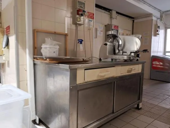 2#8574 Arredi e attrezzature per ristorazione e hotel