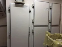 2#8574 Arredi e attrezzature per ristorazione e hotel