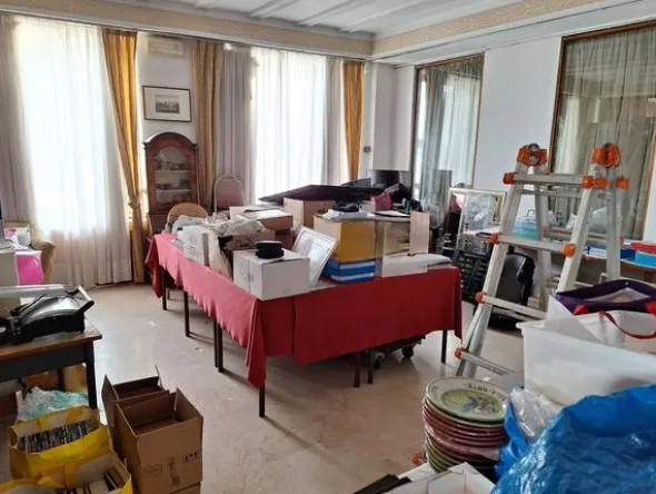 2#8574 Arredi e attrezzature per ristorazione e hotel