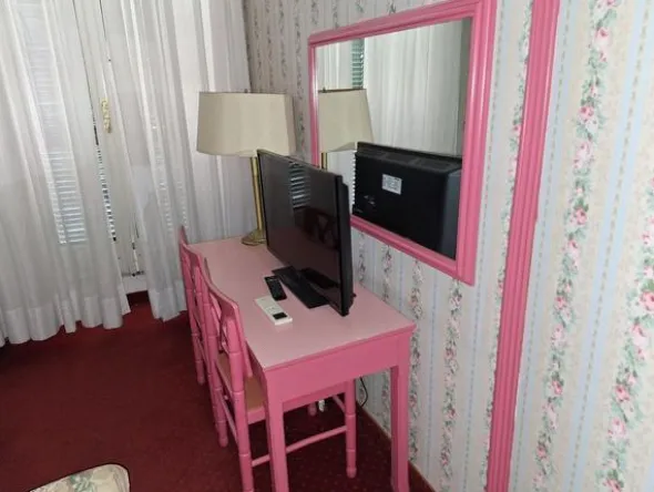 2#8574 Arredi e attrezzature per ristorazione e hotel