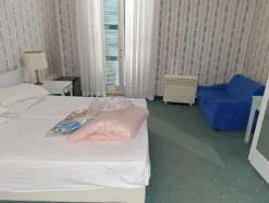 2#8574 Arredi e attrezzature per ristorazione e hotel
