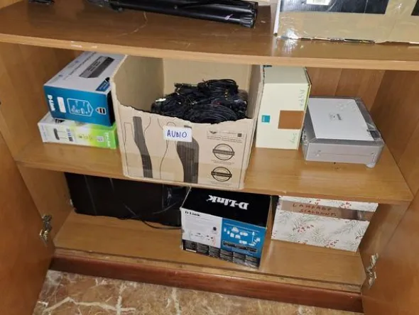 2#8574 Arredi e attrezzature per ristorazione e hotel