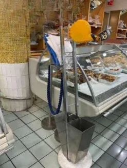 4#7940 Arredi e attrezzature reparto alimentari