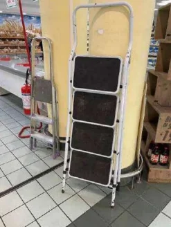4#7940 Arredi e attrezzature reparto alimentari