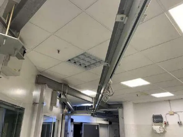 6#7940 Arredi e attrezzature reparto macelleria