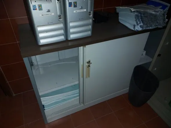 1#8116 Arredi e macchine elettroniche da ufficio