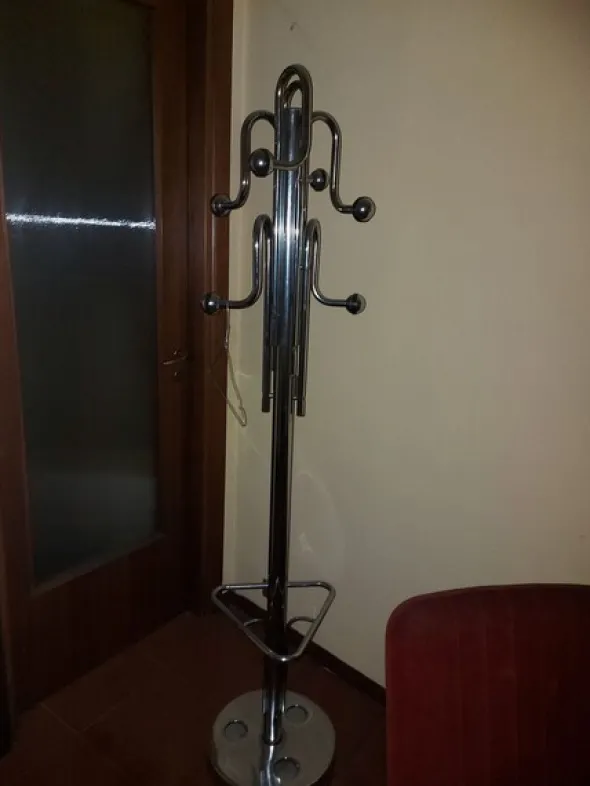 1#8116 Arredi e macchine elettroniche da ufficio