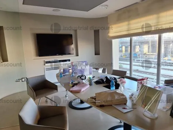 1#8931 Arredi e macchine eletttroniche da ufficio