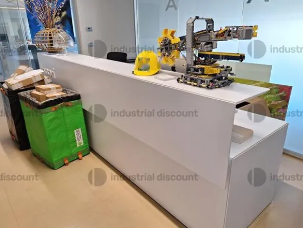 1#8931 Arredi e macchine eletttroniche da ufficio