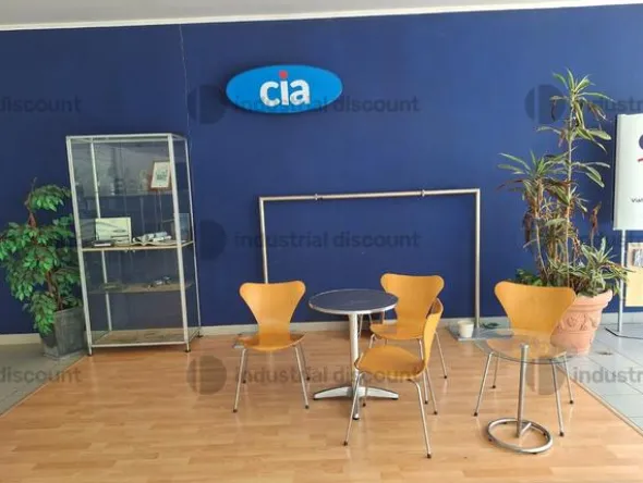 2#9630 Arredi ufficio per autosalone