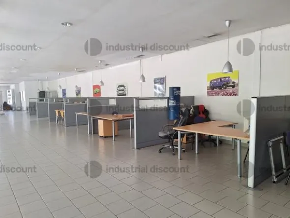 2#9630 Arredi ufficio per autosalone