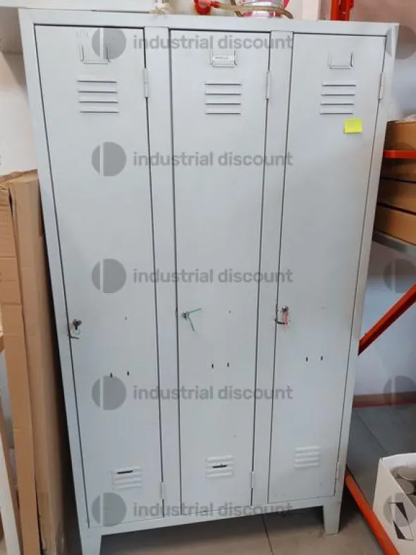1#8823 Arredo attrezzature d'ufficio e scaffalature da negozio