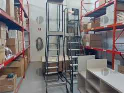 1#8823 Arredo attrezzature d'ufficio e scaffalature da negozio
