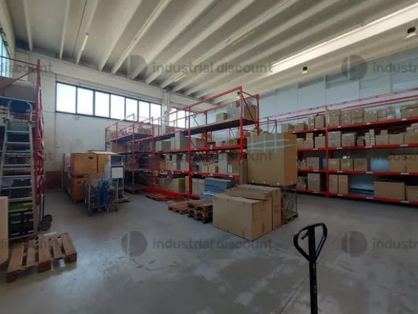 1#8823 Arredo attrezzature d'ufficio e scaffalature da negozio