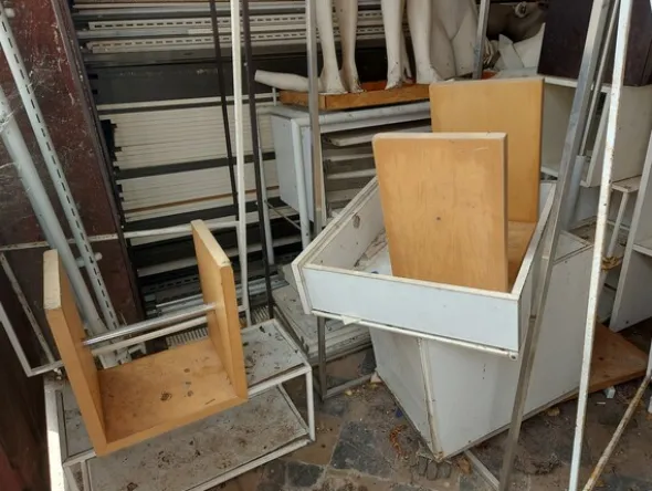 2#7764 Arredo e attrezzatura da negozio