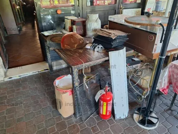 2#10168 Arredo e attrezzatura ristorante
