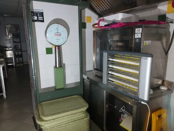 12#7897 Arredo e attrezzature da supermercato