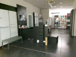 18#7897 Arredo e attrezzature negozio abbigliamento