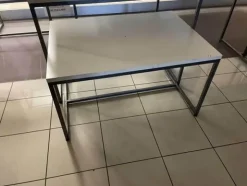 22#7897 Arredo e attrezzature negozio abbigliamento
