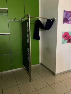 22#7897 Arredo e attrezzature negozio abbigliamento