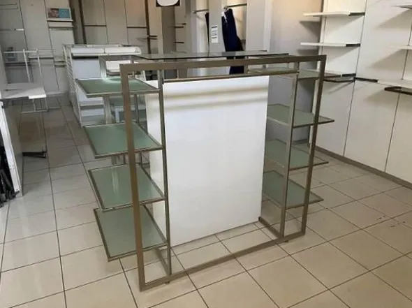 22#7897 Arredo e attrezzature negozio abbigliamento