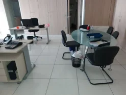 25#7897 Arredo e attrezzature ufficio