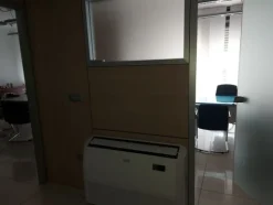 25#7897 Arredo e attrezzature ufficio