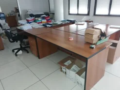 25#7897 Arredo e attrezzature ufficio