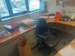 96#8613 Arredo uffici e macchine elettroniche