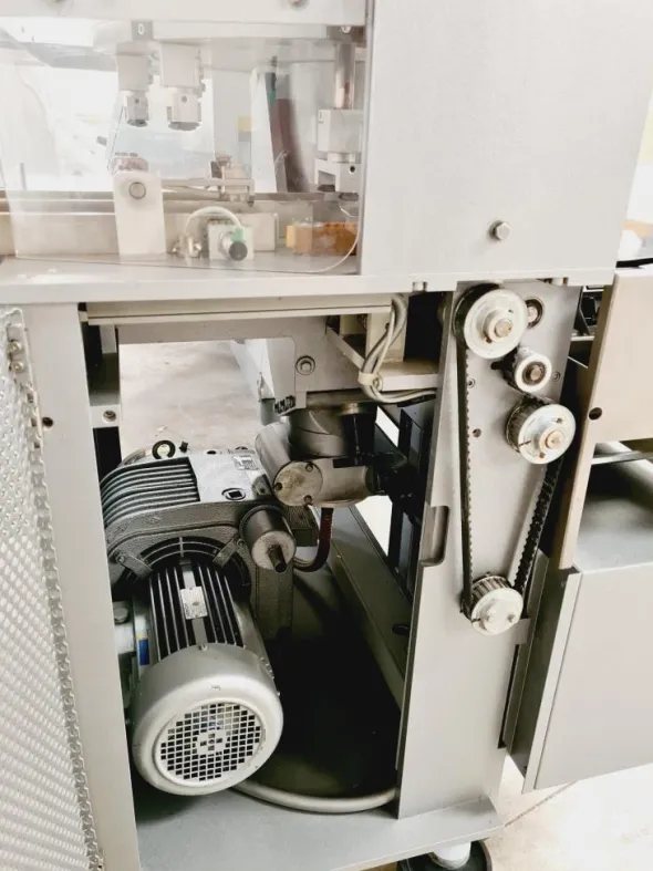 ASTUCCIATRICE AUTOMATICA MARCHESINI MOD. BA 400