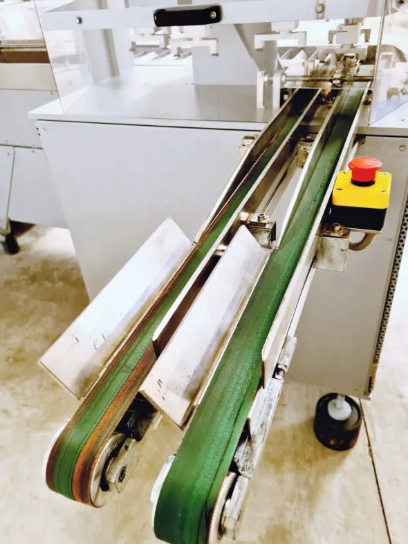 ASTUCCIATRICE AUTOMATICA MARCHESINI MOD. BA 400