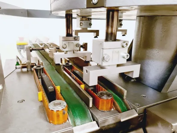 ASTUCCIATRICE AUTOMATICA MARCHESINI MOD. BA 400