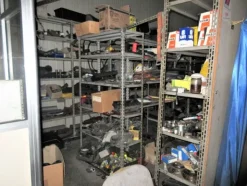 17#6938 Attrezzatture perofficina
