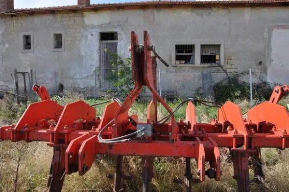 2#7012 Attrezzatura agricola