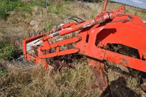 2#7012 Attrezzatura agricola