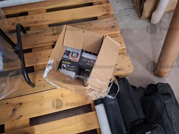 2#9743 Attrezzatura da circo