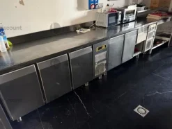 2#9447 Attrezzatura da cucina professionale