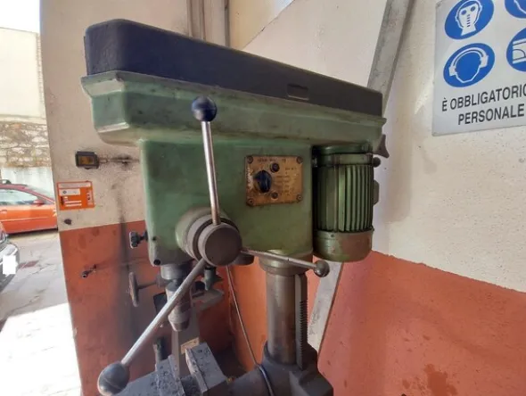 1#6762 Attrezzatura da officina e ufficio