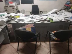 25#7632 Attrezzatura e arredi per ufficio