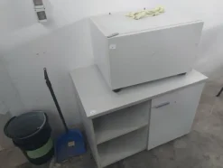 1#8353 Attrezzatura edile e mobili da ufficio