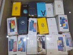 1#8661 Attrezzatura elettronica e arredamento negozio