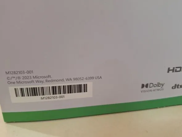 1#8661 Attrezzatura elettronica e arredamento negozio