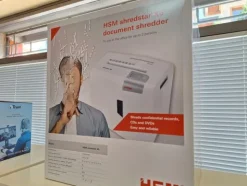 1#8661 Attrezzatura elettronica e arredamento negozio
