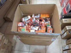 1#8661 Attrezzatura elettronica e arredamento negozio